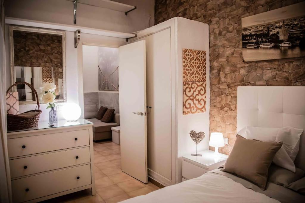 Apartament Imperial Center Seville New Management Since April Экстерьер фото